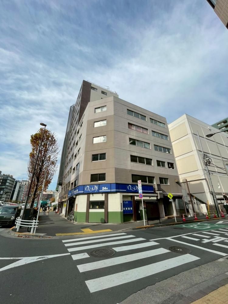 ��Q�����r���@