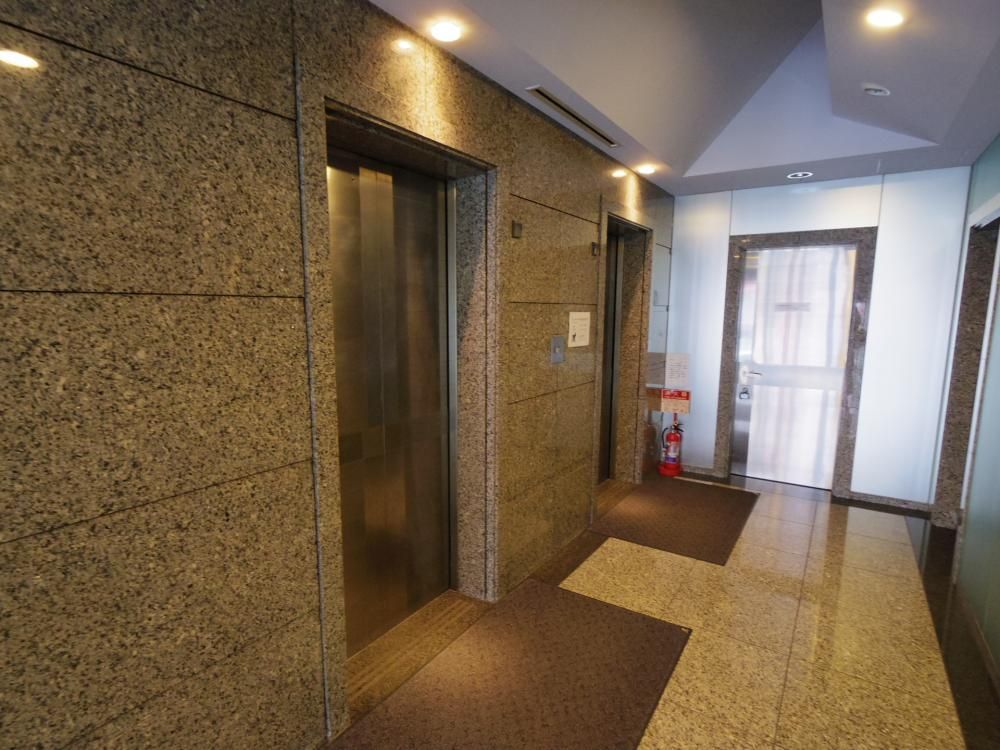 【エントランス】　エレベーターホール