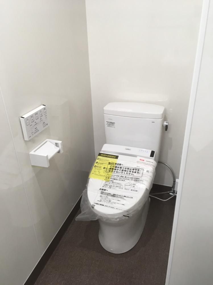 【トイレ】　男子トイレ便器（洗浄便座付）