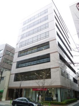 【建物外観】　平成21年4月築の新耐震基準ビル