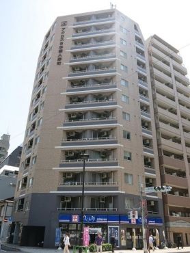 �v���C���A�[�o�����{���l�`��