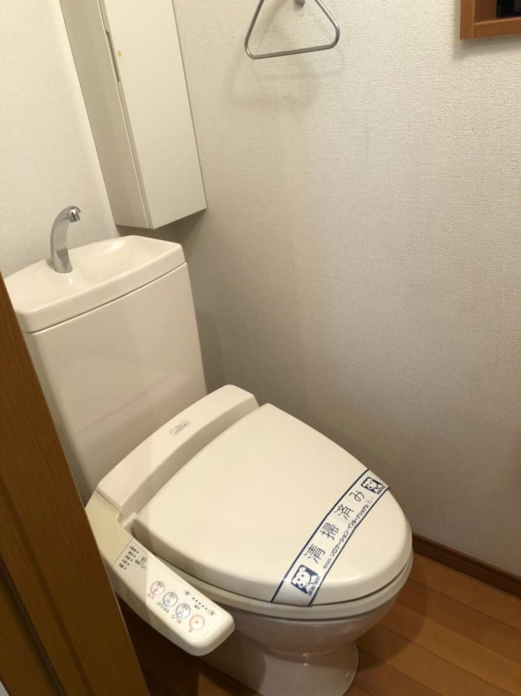 【トイレ】　1階温水洗浄便座付トイレ
